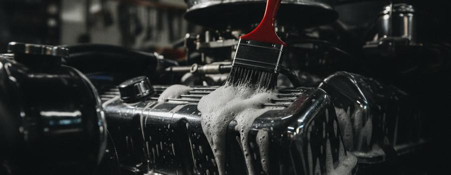 Czym najlepiej wyczyścić silnik? Czym najlepiej wyczyścić silnik?
